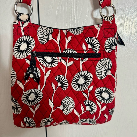 Pre-owned. Vera Bradley Crossbody Floral Purse. Retired RED "DECO DAISY" pattern - Picture 9 of 15